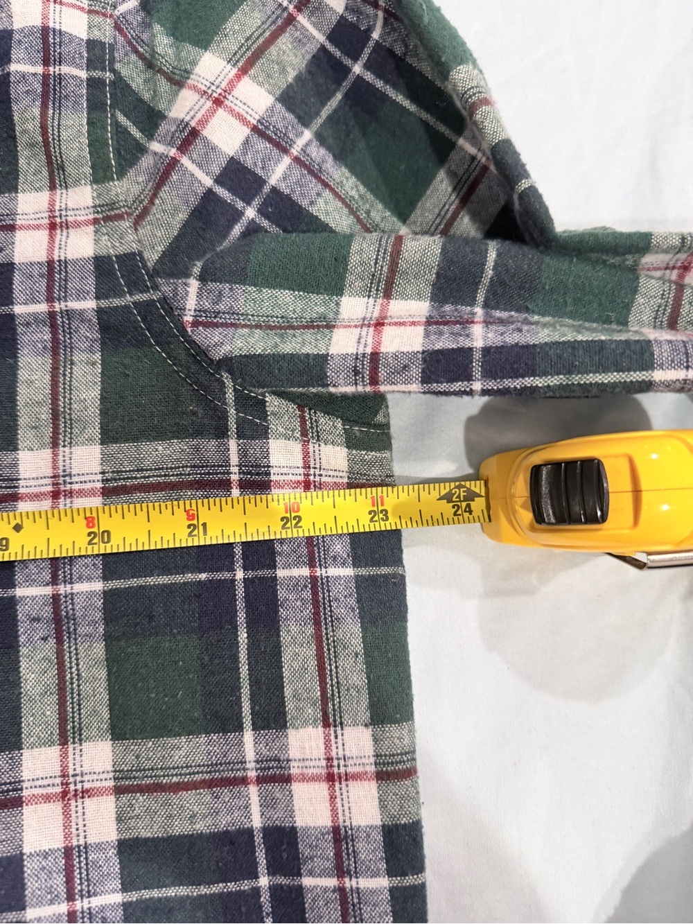 Men's Green Plaid Button-Down Shirt with Chest Pocket - Picture 3 of 7